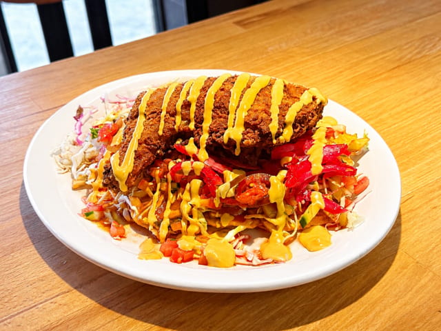 Pollo Con Tajadas.